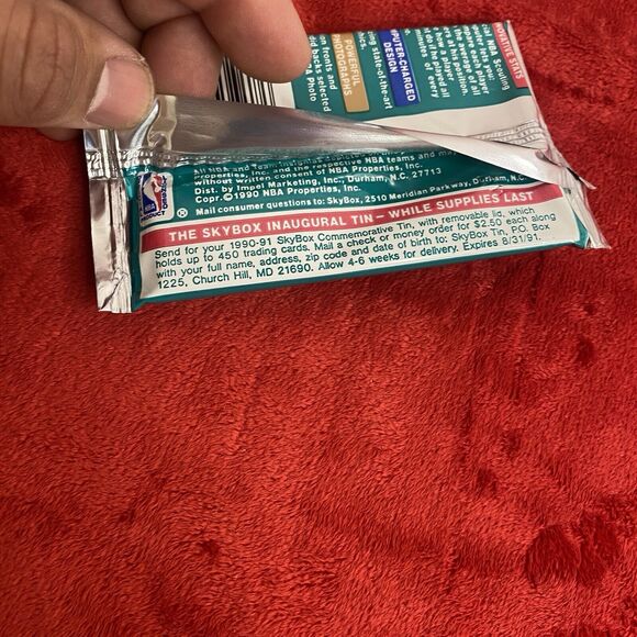 1990-91 Skybox NBA Basketball Box - 1 FACTORY SEALED Pack - 15 Cards - SERIES 2 - Picture 3 of 3